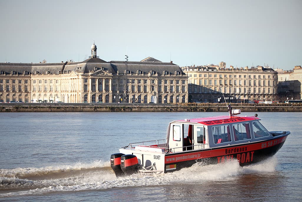 Découvrir Bordeaux autrement : balade en bateau