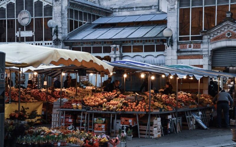 Que faire à La Rochelle quand il pleut : marché central